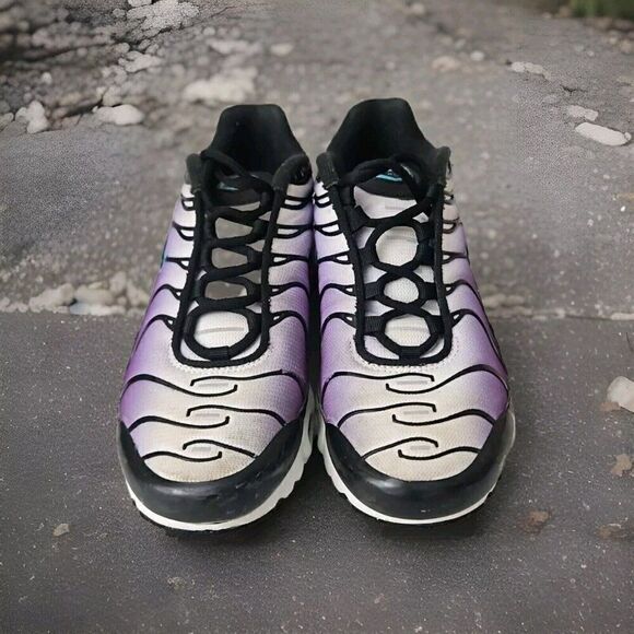 Nike Air Max Plus Low Athletic Running Shoes Youth Size 4.5 Women's Size 6 - Picture 2 of 7